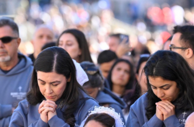 Papa ao encontro de Amoris laetitia no Vaticano: rezem por mim, e eu rezo por vocês