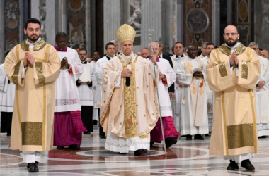 Papa na Missa do Crisma: renovar o sim a Jesus exige unidade para trazer a paz