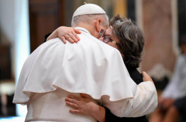 Leão XIV: reconhecer Cristo nos mais vulneráveis nos faz crescer como sociedade