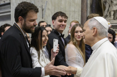 Como ser uma família santa? O Papa responde a um casal de brasileiros em lua de mel