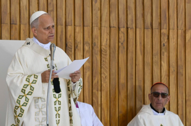Papa: Cristo não permanece fechado no templo, mas caminha com o seu povo