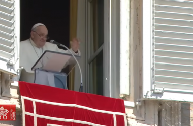 Papa no Regina Caeli: compartilhemos a mais bela notícia, o encontro com Jesus